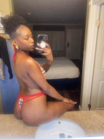 Malayisa, 27  female escort, Mendocino