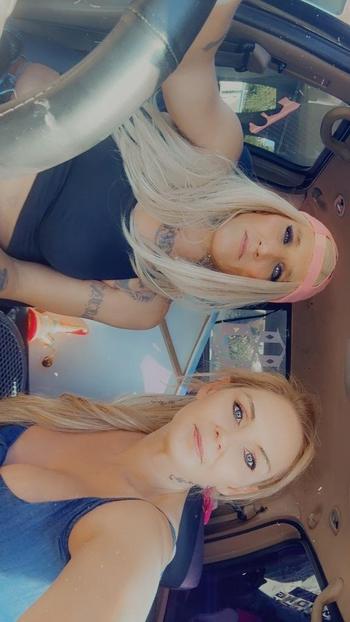 Lizzy Luxxx with Bestie Lexy, 40  female escort, Mendocino