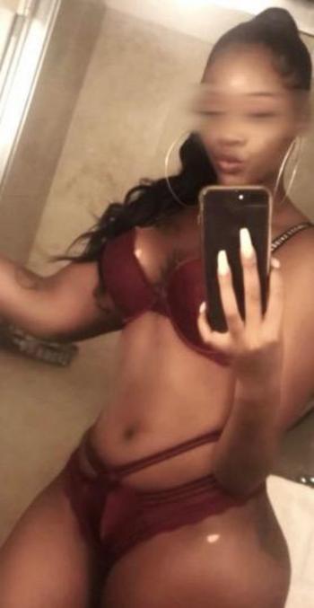 Tyra, 25  female escort, Mendocino