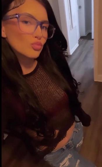 Reign, 21  female escort, Mendocino